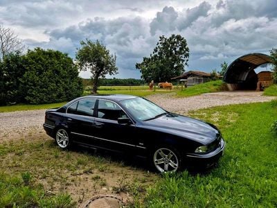 BMW 523