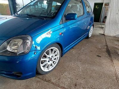 Usata Toyota Yaris 106 CV (77 kW) 2002 Blu Utilitaria