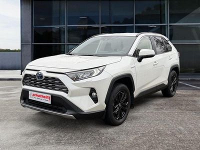 Gebraucht Toyota RAV4 Hybrid Plus 218 PS (160 kW) 2021 Novaweiß perleffekt SUV