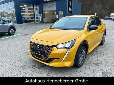 Gelb Gebraucht 2022 Peugeot e-208 Allure Kleinwagen | 19.990 € (Etwas zu teuer)