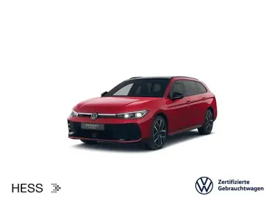 Gebraucht VW Passat R-line 272 PS (200 kW) 2025 Chilirot metallic/grenadillsch Kombi