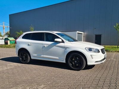 Begagnad Volvo XC60 Ocean Race 181 HK (133 kW) 2015 Vit SUV