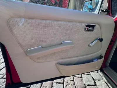 Gebraucht Mercedes 200 94 PS (69 kW) 1978 Rot Limousine