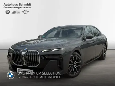 Gebraucht BMW 740 M Sport 286 PS (210 kW) 2024 Bmw individual dravitgrau Limousine