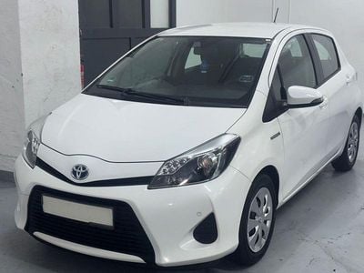 Gebraucht Toyota Yaris Hybrid 101 PS (74 kW) 2013 Weiß Kleinwagen