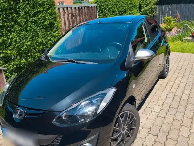 Gebraucht Mazda 2 Sendo 84 PS (61 kW) 2014 Schwarz Kleinwagen