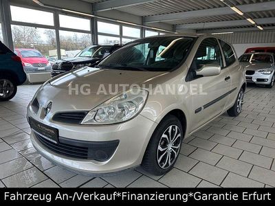 Gebraucht Renault Clio II 65 PS (47 kW) 2006 Gold Limousine
