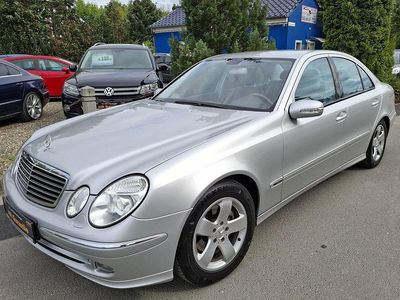Silber Gebraucht 2004 Mercedes E200 Avantgarde Limousine | 5.490 € (Fairer Preis)
