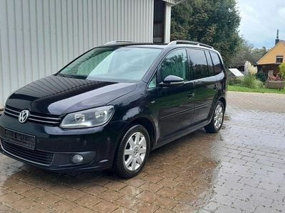 Schwarz Gebraucht 2013 VW Touran Life Van / Kleinbus | 10.990 € (Fairer Preis)