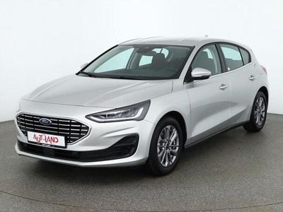Gebraucht Ford Focus Titanium 125 PS (91 kW) 2023 Silber Limousine
