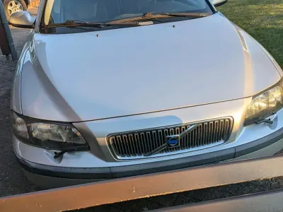 Używany Volvo V70 170 KM (125 kW) 2001 Srebrny Kombi