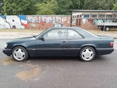 Gebraucht Mercedes E200 136 PS (100 kW) 1996 Schwarz Coupé