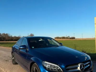 Gebraucht Mercedes C200 163 PS (119 kW) 2019 Blau Limousine
