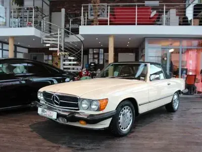 Używany Mercedes 560 231 KM (169 kW) 1987 Beżowy Kabriolet