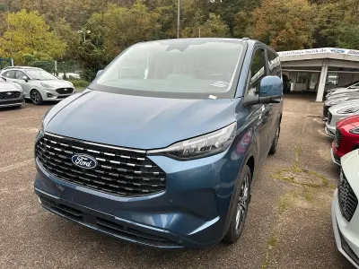 Gebraucht Ford Tourneo 243 PS (178 kW) 2024 Blau Van / Kleinbus