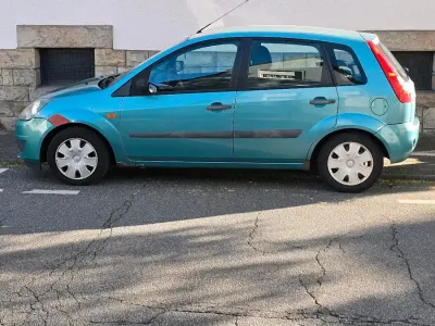 Używany Ford Fiesta 2006 Zielony Hatchback