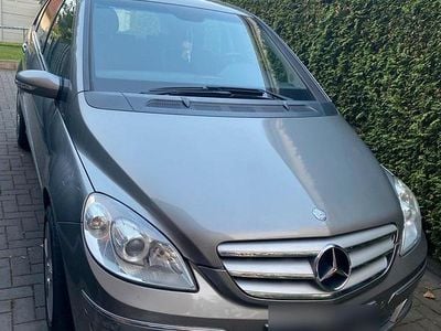 Mercedes B200