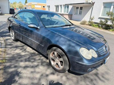 Second-hand Mercedes CLK240 Elegance 170 CP (125 kW) 2004 Albastru