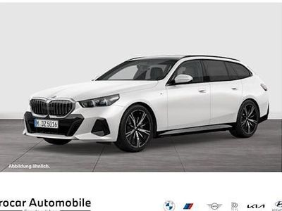 Gebraucht BMW 540 Comfort Edition 303 PS (222 kW) 2025 Weiß Kombi