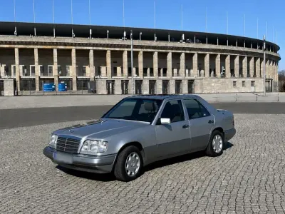 Brugt Mercedes E320 220 HK (161 kW) 1994 Sølv Sedan