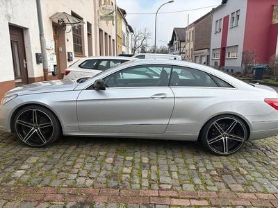 Gebraucht Mercedes E250 204 PS (150 kW) 2010 Silber Coupé