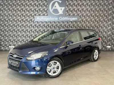 Gebraucht Ford Focus Champions Edition 101 PS (74 kW) 2012 Blau Limousine