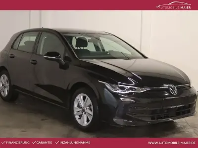 Gebraucht VW Golf VIII Life 116 PS (85 kW) 2025 Grenadillschwarz metallic Limousine