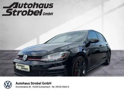 Gebraucht VW Golf VII GTI 230 PS (169 kW) 2018 Deep black perleffekt Limousine