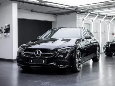 Gebraucht Mercedes C200 204 PS (150 kW) 2021 Schwarz Limousine