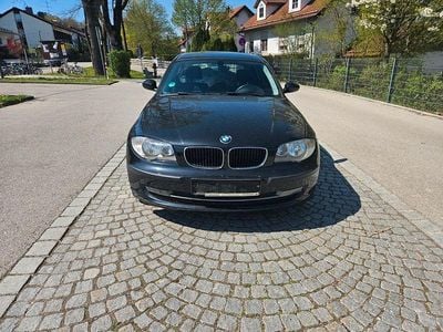 Usata BMW 116 122 CV (89 kW) 2009 Nero Utilitaria