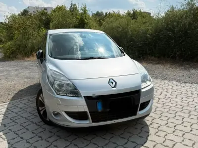 Gebraucht Renault Mégane III 130 PS (95 kW) 2011 Grau Limousine