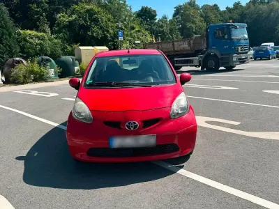 Gebraucht Toyota Aygo Cool 68 PS (50 kW) 2007 Rot Kleinwagen