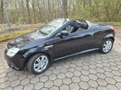 Używany Opel Tigra Edition 90 KM (66 kW) 2009 Czarny Kabriolet