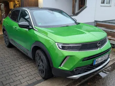 Gebraucht Opel Mokka-e Elegance 100 kW (136 PS) 2022 Grün SUV
