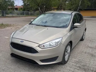 Gebraucht Ford Focus Business Edition 116 PS (85 kW) 2015 Grau Limousine