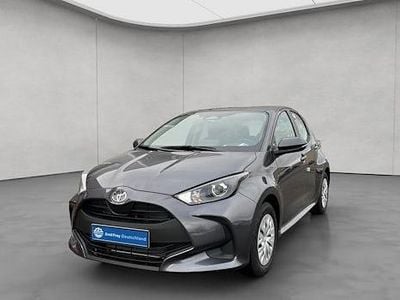 Grau Neu 2025 Toyota Yaris Hybrid Business Edition Limousine | 23.340 € (Guter Preis)