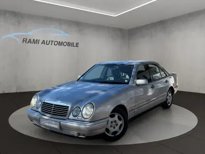 Second-hand Mercedes E230 Avantgarde 150 CP (110 kW) 1995 Argintiu Berlinǎ