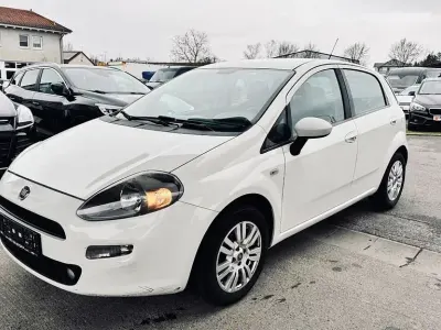 Usata Fiat Punto Lounge 75 CV (55 kW) 2013 Bianco Utilitaria