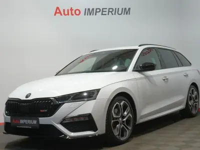 Używany Skoda Octavia RS 200 KM (147 kW) 2023 Biały Kombi