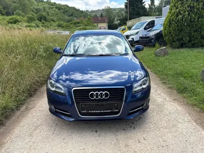 Gebraucht Audi A3 Attraction 140 PS (102 kW) 2011 Blau Kleinwagen