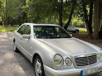Mercedes E230