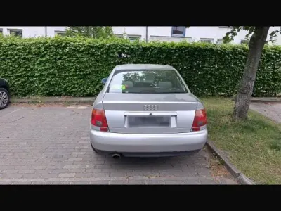 Używany Audi A4 125 KM (91 kW) 1996 Srebrny Sedan/Limuzyna