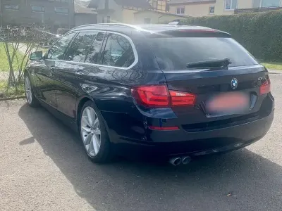 Usata BMW 530 Luxury Line 258 CV (189 kW) 2012 Blu Station wagon