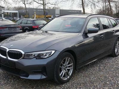 Mineralgrau metallic Gebraucht 2020 BMW 320 Advantage Kombi | 19.950 € (Teuer)