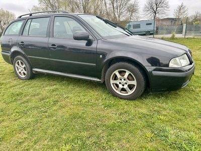 Gebraucht Skoda Octavia Tour 101 PS (74 kW) 2010 Schwarz Kombi