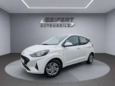 Gebraucht Hyundai i10 Select 63 PS (46 kW) 2024 Atlas white / sol Kleinwagen