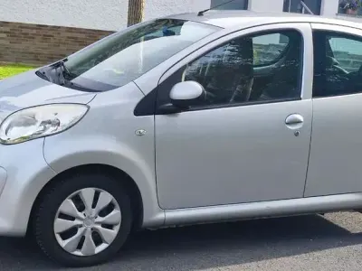 Gebraucht Citroën C1 Advance 68 PS (50 kW) 2011 Silber Kleinwagen