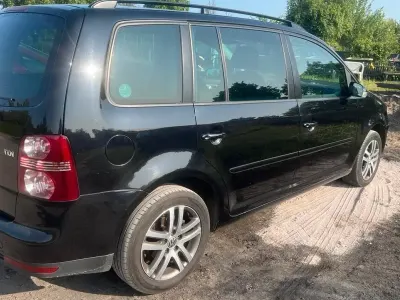 Gebraucht VW Touran 105 PS (77 kW) 2007 Schwarz Van / Kleinbus