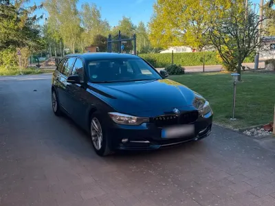 Gebraucht BMW 320 Sport Line 184 PS (135 kW) 2012 Blau Kombi