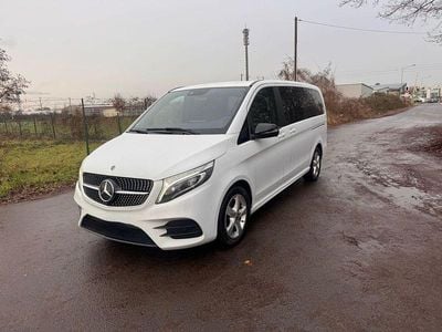 Weiß Gebraucht 2022 Mercedes V220 AMG Van / Kleinbus | 29.700 € (Superpreis)